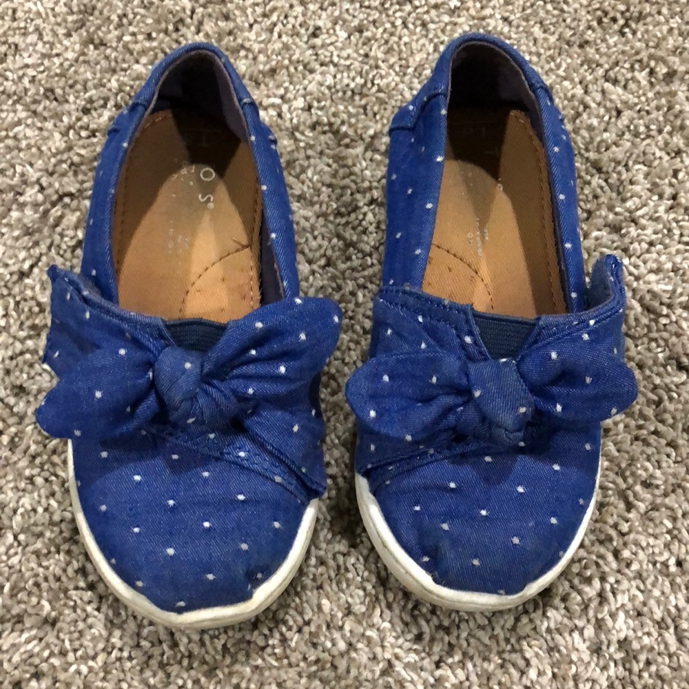 Toddler polka dotted Toms with Velcro bow